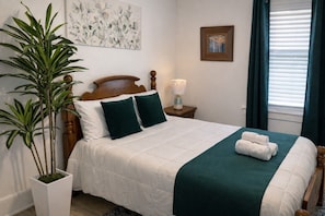 4 bedrooms, desk, iron/ironing board, WiFi (free)