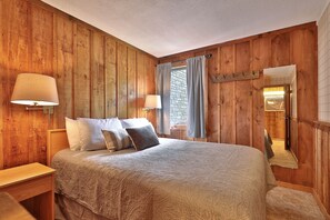 3 bedrooms, iron/ironing board, WiFi, bed sheets - 3BR/2BA Whiffletree Condo - Close to Slopes. Shuttle and Discounted Ski Rentals. (Killington)