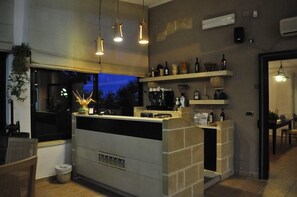 Bar (in der Unterkunft)