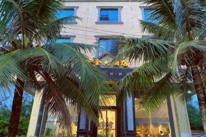 Dongxing Zijin Hotel