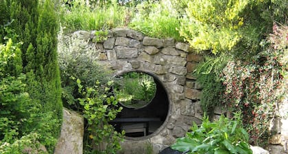The Manor at Plane Castle - Pet Friendly - Parking