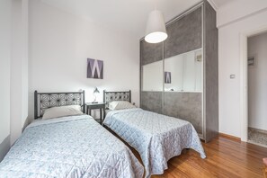 2 bedrooms, WiFi, bed sheets - WEST ATHENS APARTMENT (Πετρούπολη)