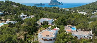 VILLA REINA