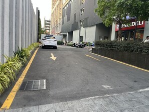 Vista frontal de la propiedad
