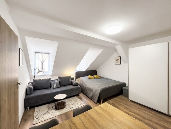 1 室のベッドルーム、アイロン / アイロン台、WiFi (無料)、ベッドシーツ