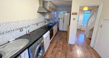 4-bed House in South London