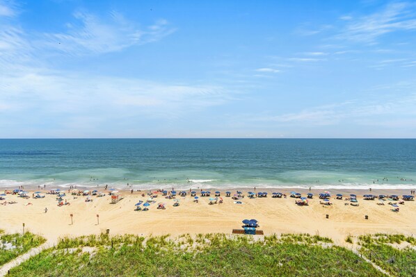 Basic Condo, 3 Bedrooms, Balcony, Oceanfront (805) | Balcony view