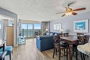 Basic Condo, 3 Bedrooms, Balcony, Oceanfront (805) | Living area | TV