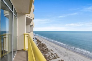 Basic Condo, 3 Bedrooms, Balcony, Oceanfront (1405) | Balcony