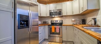 Lucerne Lookout  - Four Bedroom Cottage, Sleeps 8