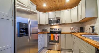 Lucerne Lookout - Four Bedroom Cottage, Sleeps 8