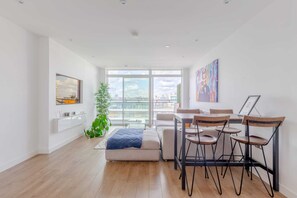 Basic Apartment, Multiple Beds | Interior - Modern 2BD Flat - North Greenwich (London)