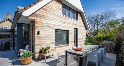 Hello Zeeland - Villa Jhr. de Casembrootplein 23