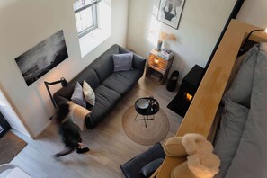 TV, fireplace, offices