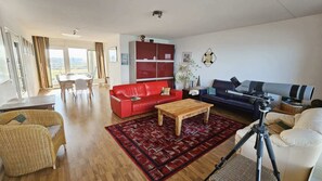 Televisión y oficina 