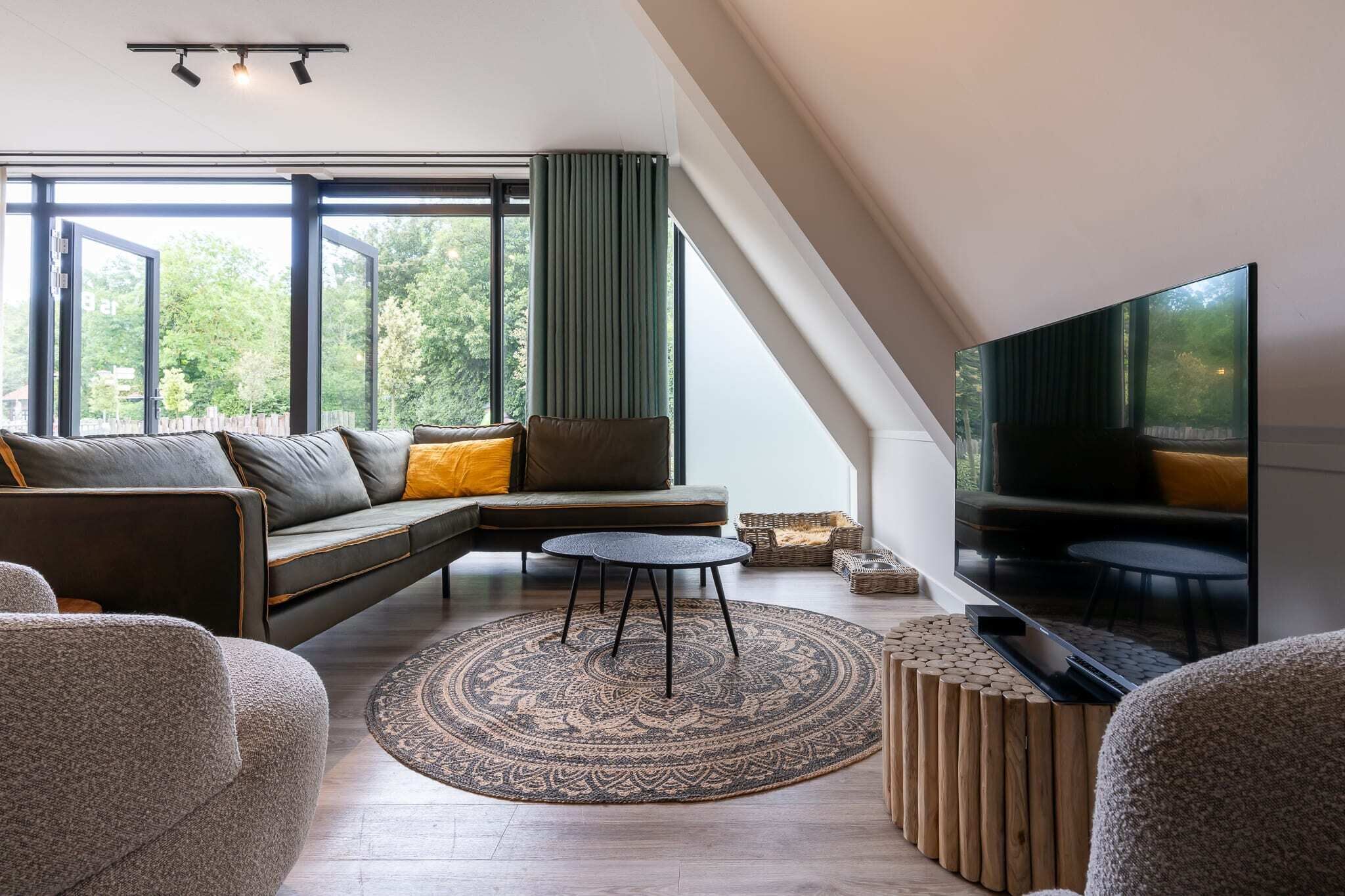 Télévision, espaces bureaux