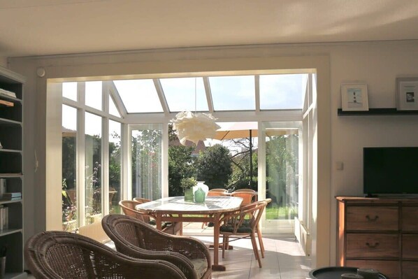 Dining - Hello Zeeland - Vakantiehuis Schelde 148 (Breskens)