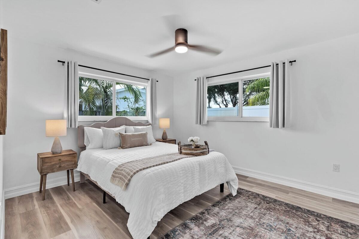 4 habitaciones, escritorio, tabla de planchar con plancha y wifi gratis 