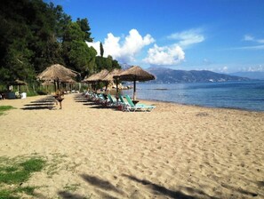 Liegestühle, Strandtücher