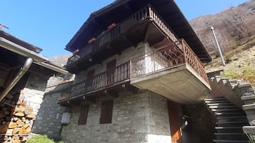 Esterni