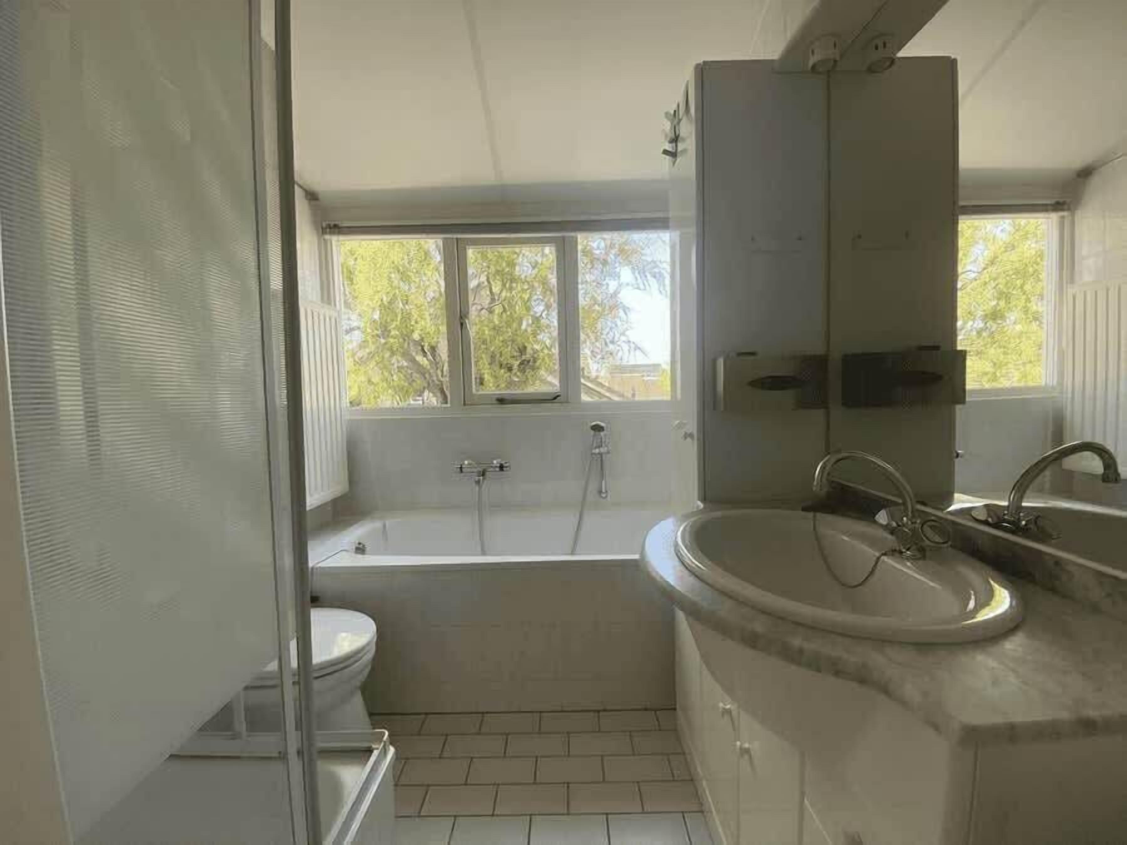 Douche, serviettes fournies