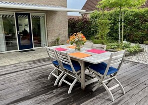 Outdoor dining - Child-friendly holiday home near the beach in Breskens | Zwin 182 (Breskens)
