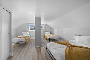 6 Schlafzimmer, Schreibtisch, Bügeleisen/Bügelbrett, WLAN