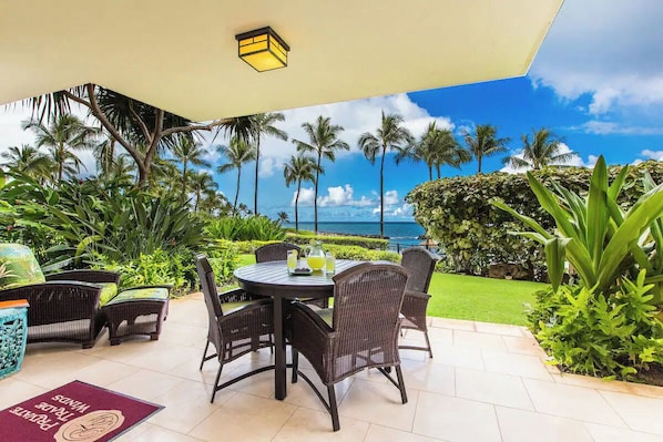 Outdoor dining