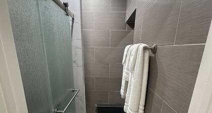 Upscale Relax near Yankee Stadium, and Columbia University "14 min drive"
