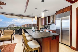 Lägenhet - flera sängar - balkong - havsutsikt (Hale Kai) | Eget kök | Kylskåp, mikrovågsugn, ugn och spishäll