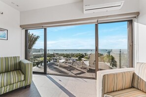 Fernseher, Stereoanlage, Arbeitsbereiche