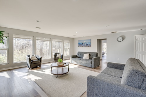 Modern Flower Mound Home < 2 Mi to River Walk