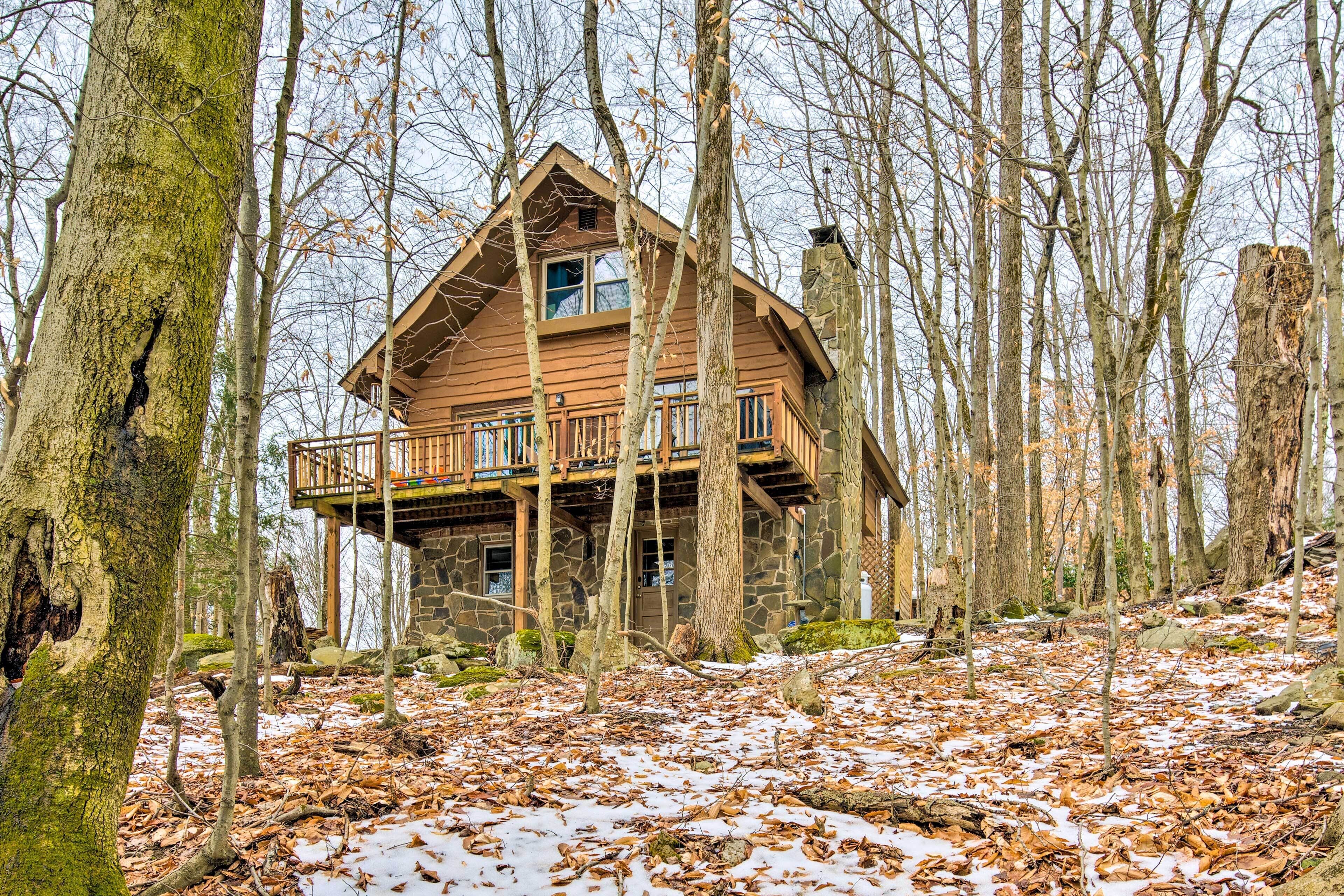 Lake Ariel Cabin w/ Community Pool & Lake Access!