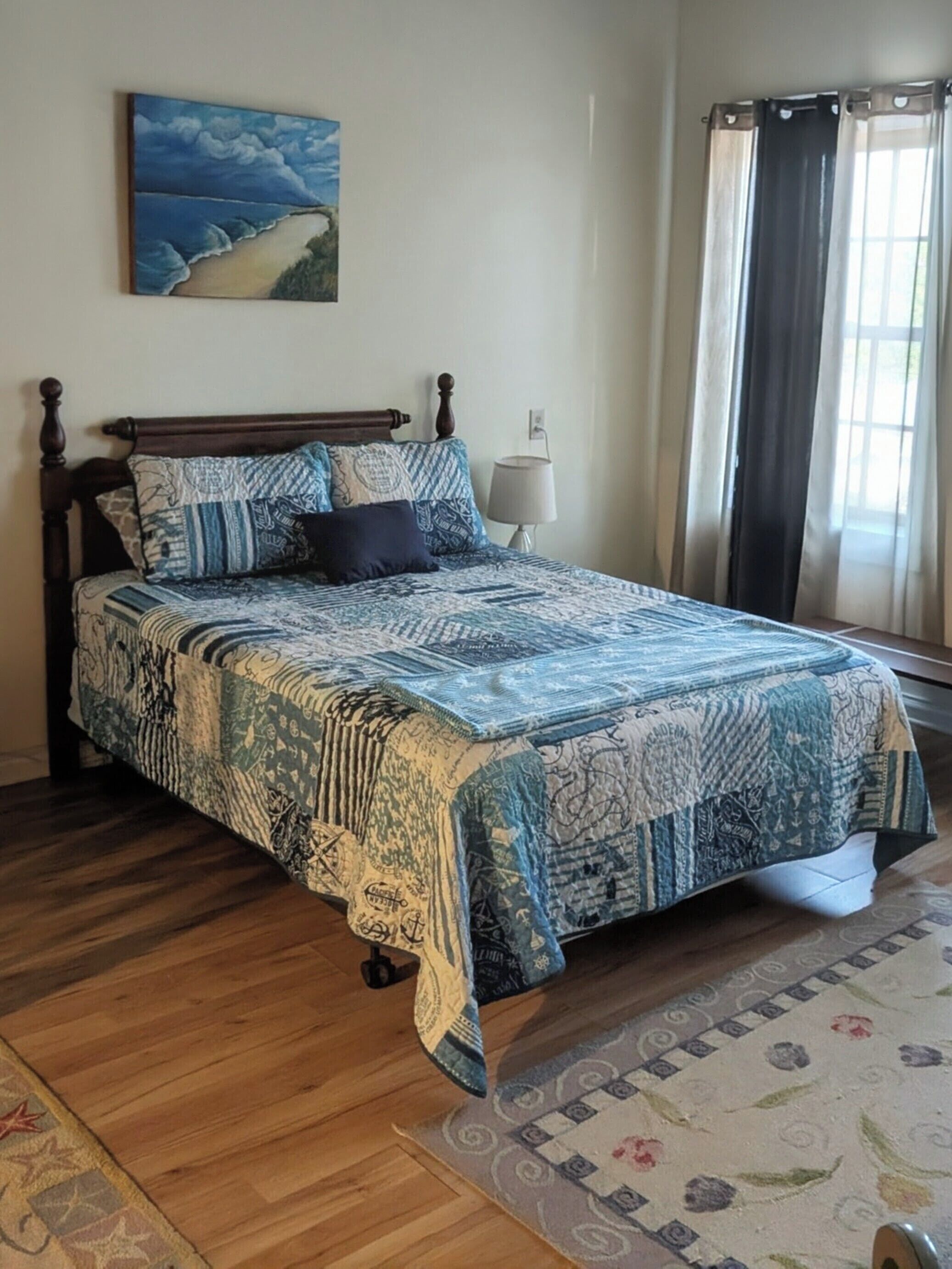 Apartment B: Spacious and | 2 quartos, individualmente decorados, individualmente mobiliados