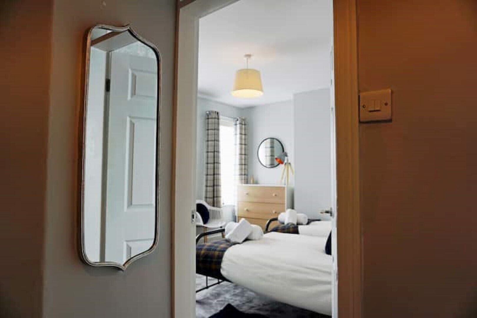 3 bedrooms, desk, iron/ironing board, travel cot