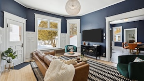 Living area - Updated Apt - Close to everything! (Sturgeon Bay)