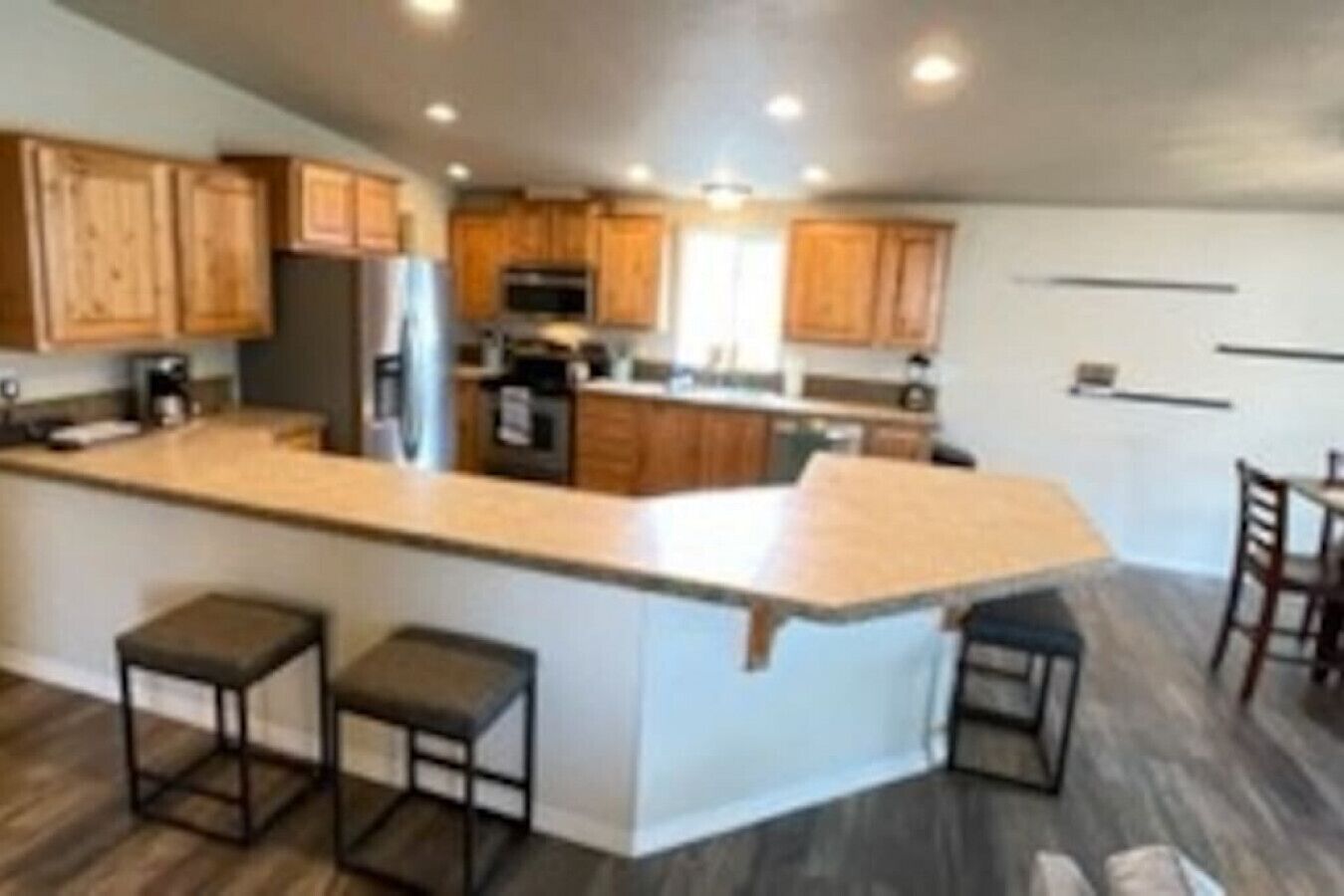 764 Hunter Ave · Sunland Retreat 5.4 miles from Gorge Amphitheater