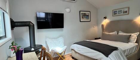 1 bedroom, in-room safe, desk, WiFi