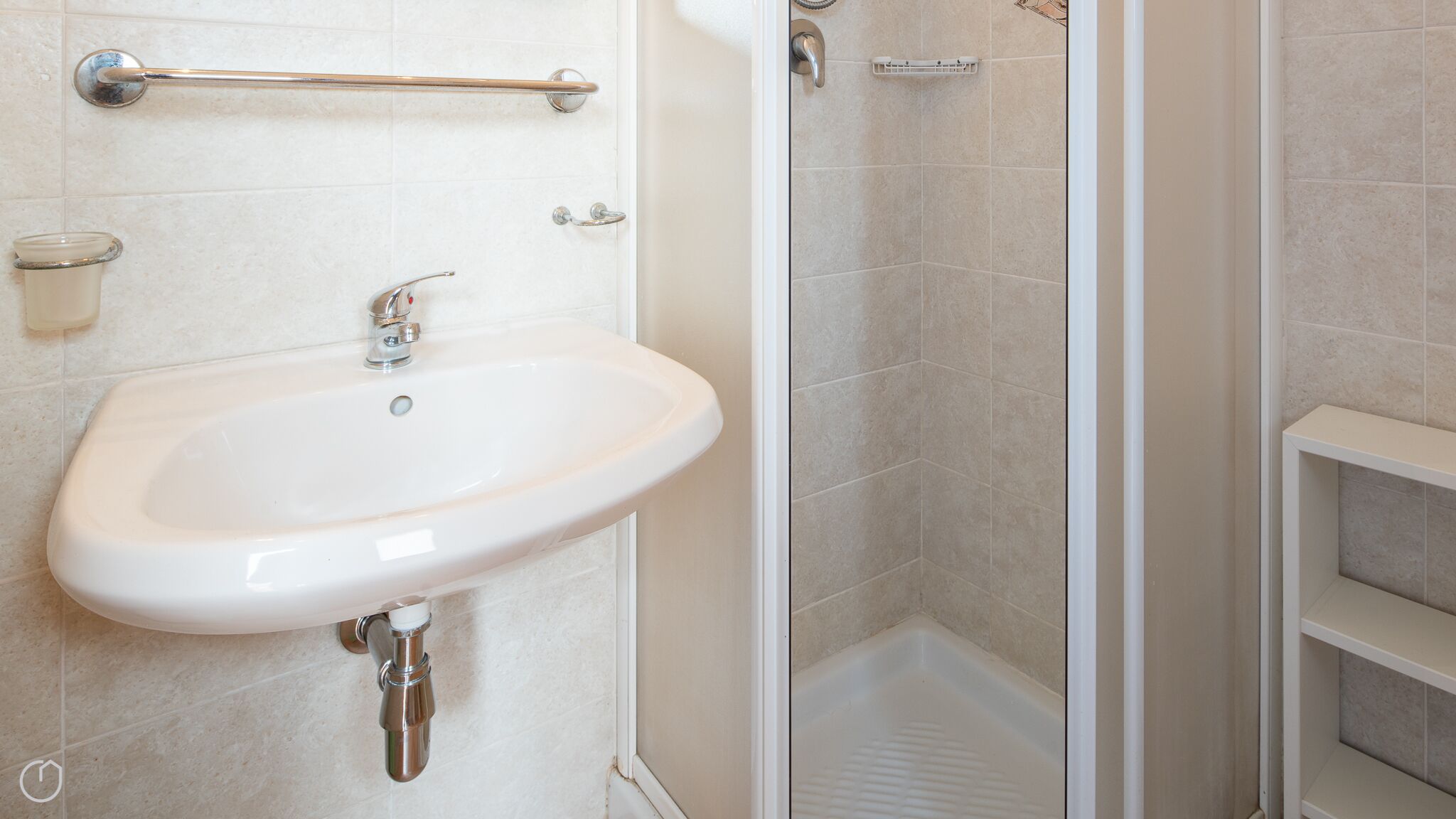 Doccia, bidet, asciugamani