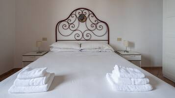 2 bedrooms, bed sheets