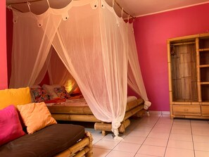 Bügeleisen/Bügelbrett, WLAN, Bettwäsche