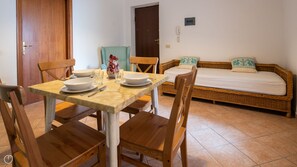 Dining - Casa Figarolo - One Bedroom Apartment, Sleeps 3 (Olbia)