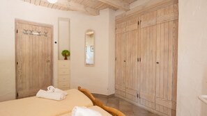 4 Schlafzimmer, Bügeleisen/Bügelbrett, Bettwäsche