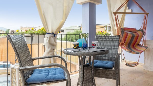 Outdoor dining - Nido Blu Tortolì | Terrace, Hammock & Park (Tortoli)