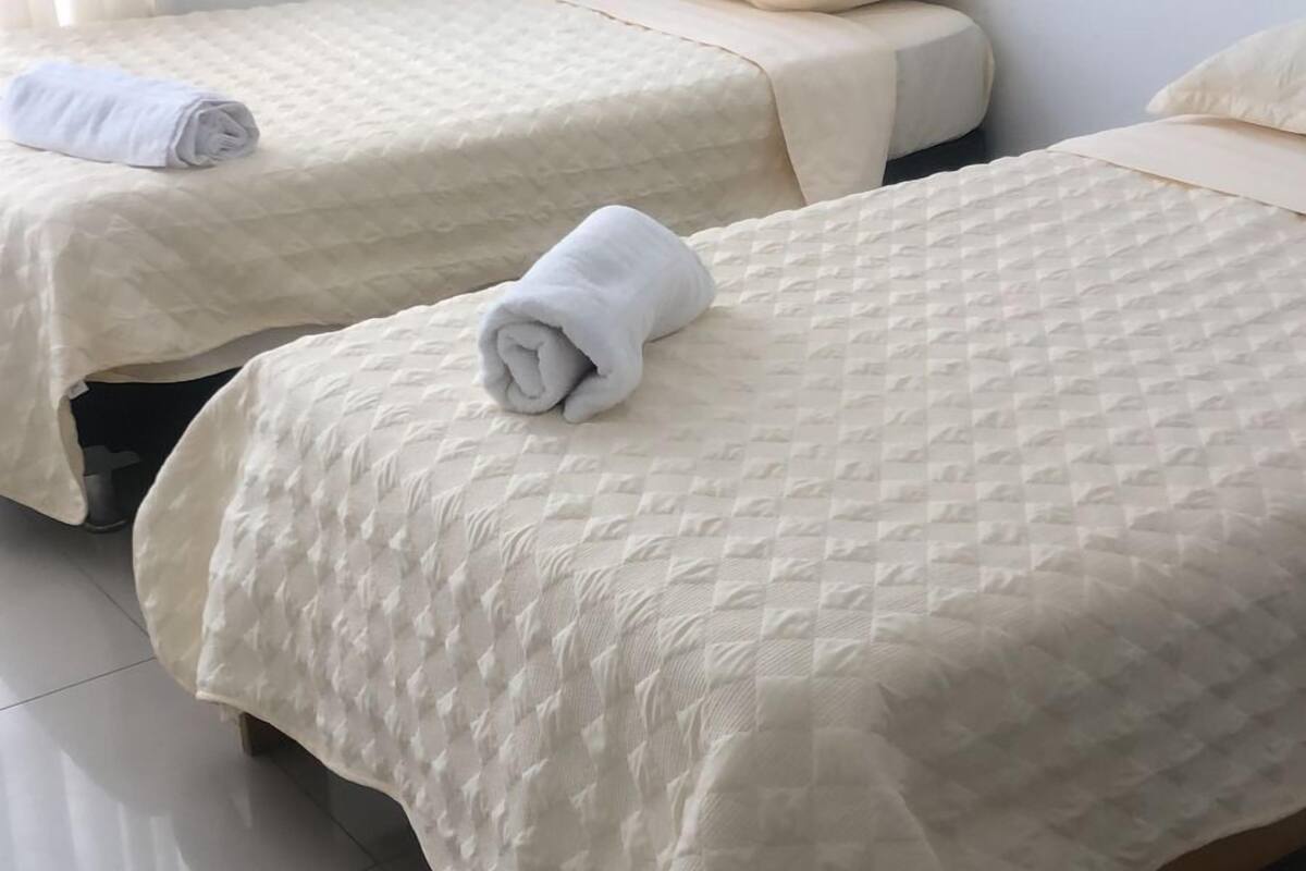 Habitación empresarial - 1 cama matrimonial o 2 individuales, 2 habitaciones | Baño