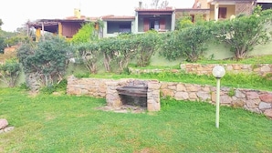 Property grounds - Villa Giorgia with garden - 50m from the Beach (Costa Rei)