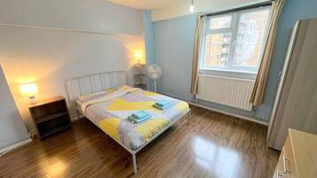 Apartment | 2 bedrooms, iron/ironing board, free WiFi, bed sheets