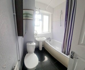 Apartment | Bathroom