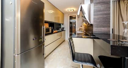 Sofia Luxury 3-bed Penthouse Apartment, Sleeps 6