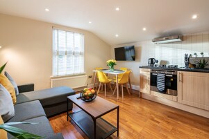 Smart TV de 50 pulgadas con canales digitales, una televisión